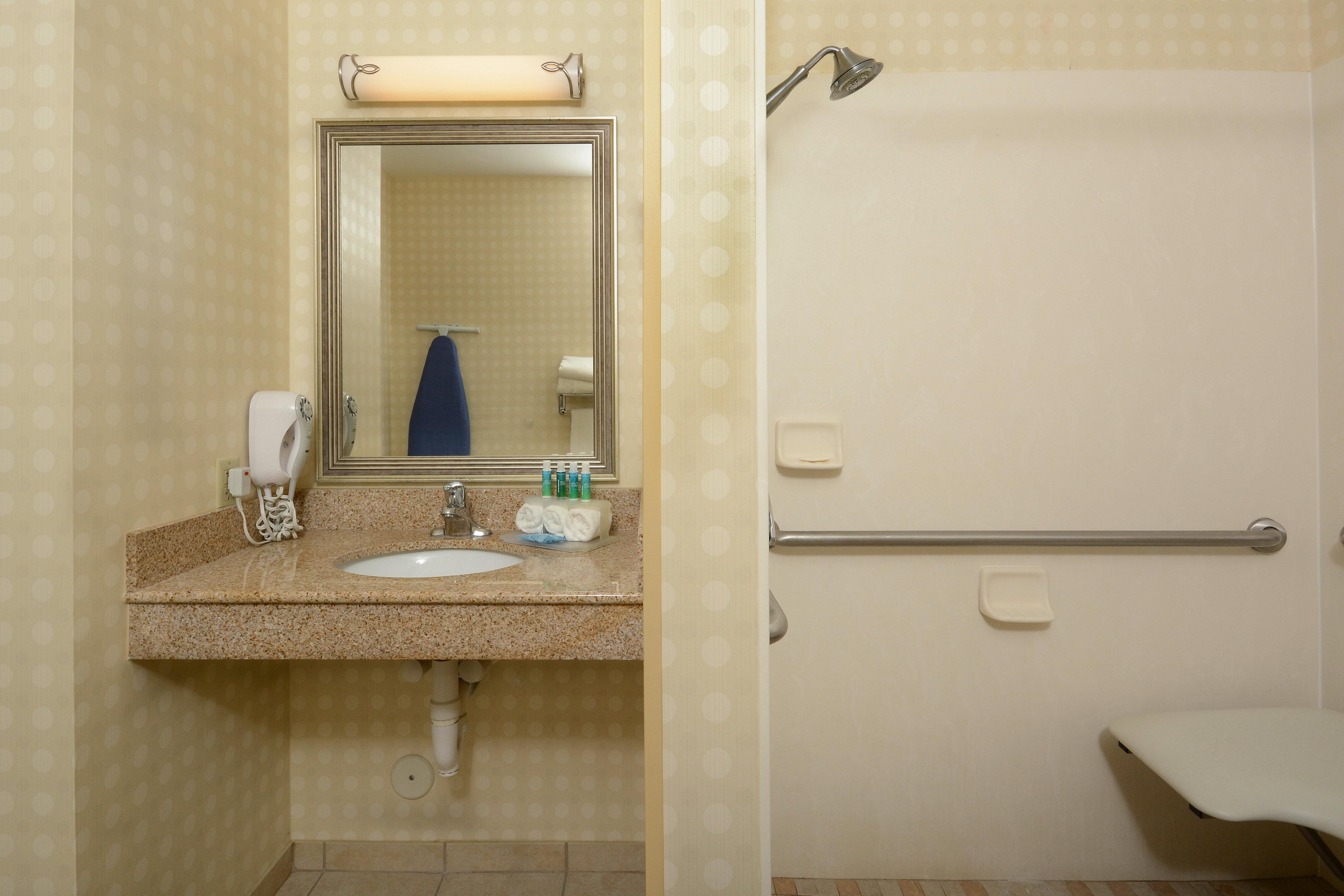 Holiday Inn Express Richmond I-64 Short Pump Area By Ihg Innsbrook Exterior foto
